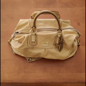 Coach Madison Sabrina